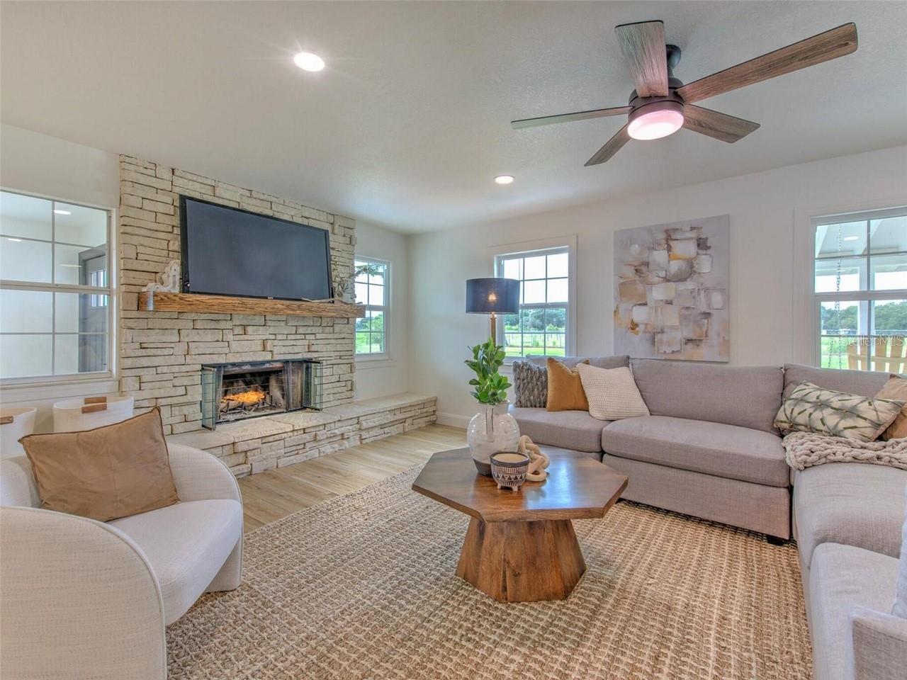 4608 HOLBROOK RD — photo 2