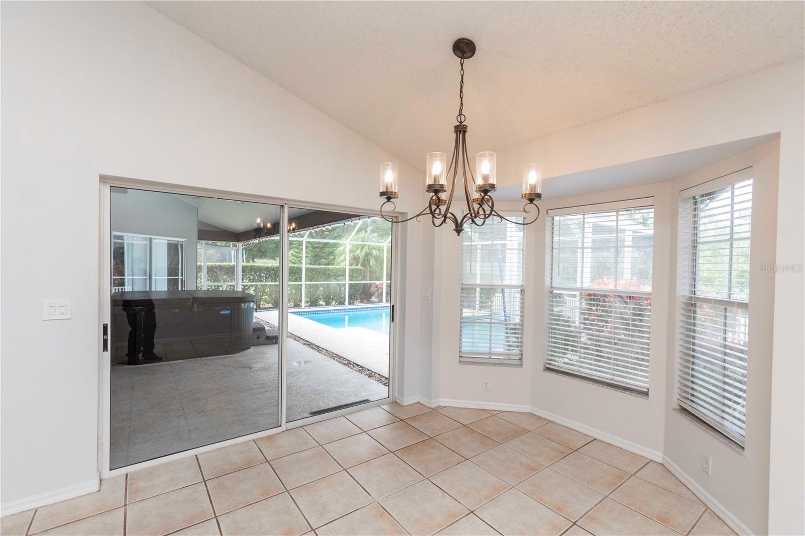 7201 FORESTEDGE CT — photo 10