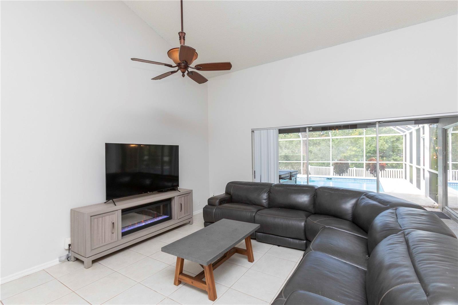 7201 FORESTEDGE CT — photo 14