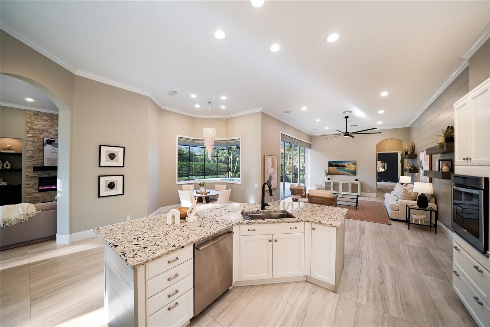 8122 LONE TREE GLN — photo 14