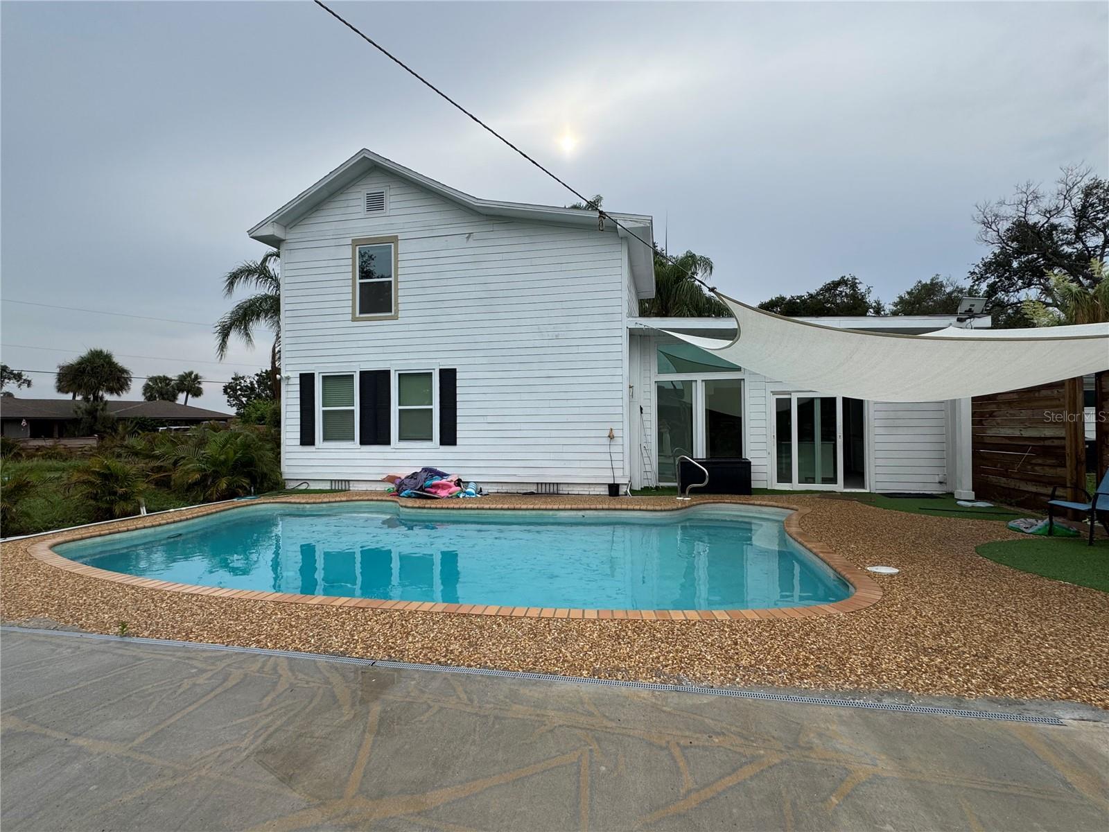812 TROPICAL DR — photo 8
