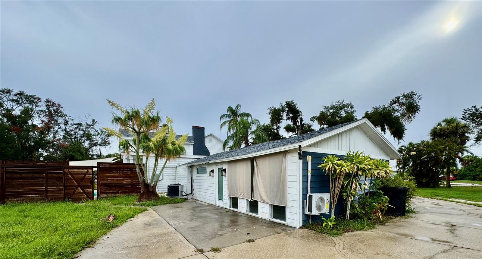 812 TROPICAL DR — photo 4