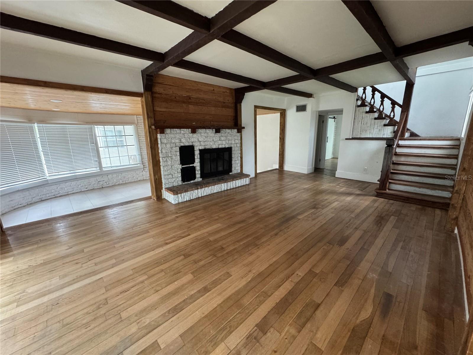 812 TROPICAL DR — photo 14