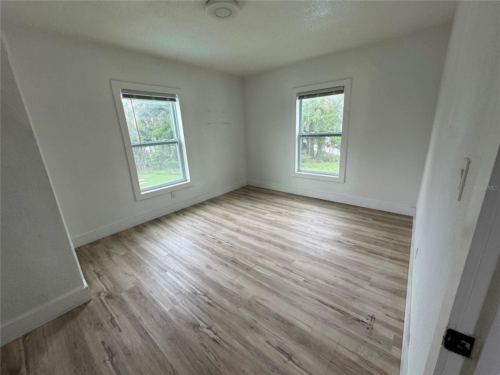 812 TROPICAL DR — photo 23