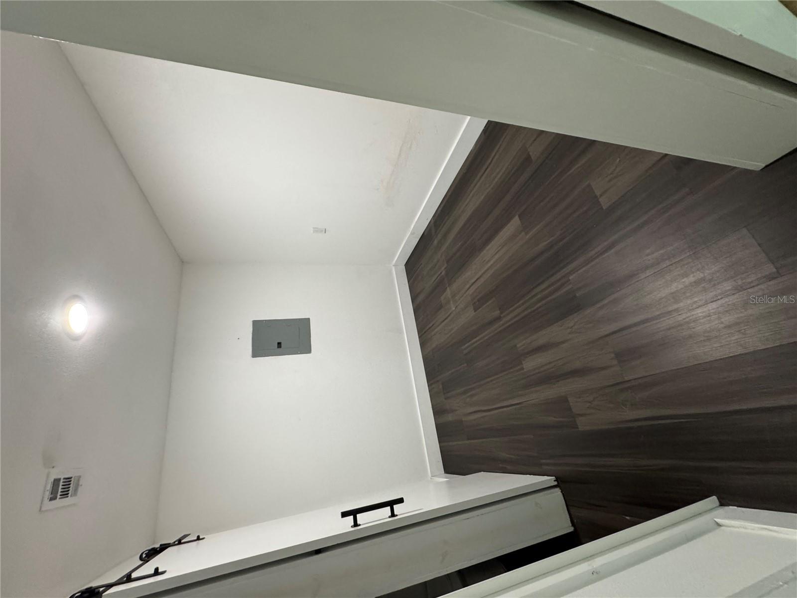 812 TROPICAL DR — photo 22