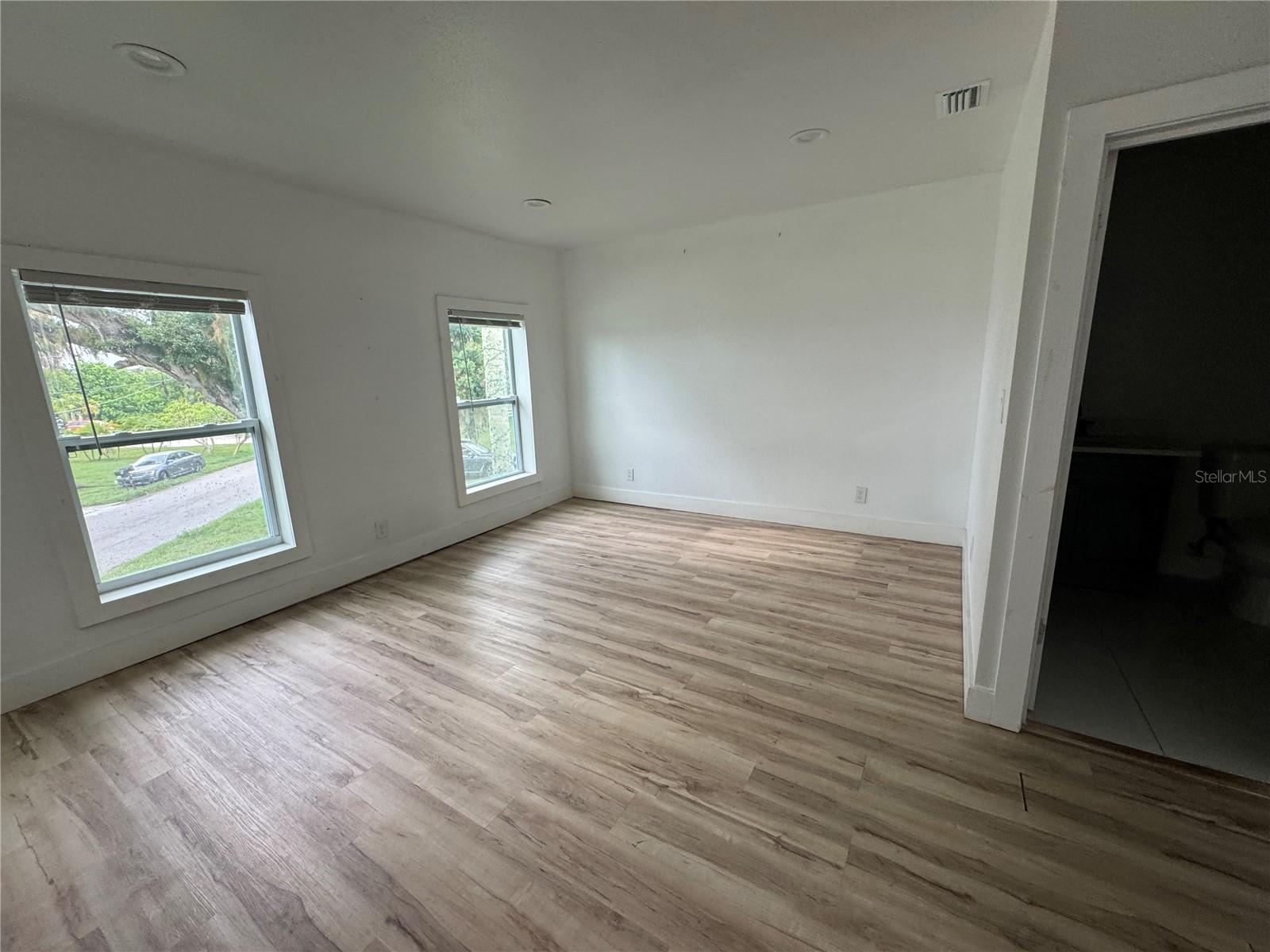 812 TROPICAL DR — photo 25