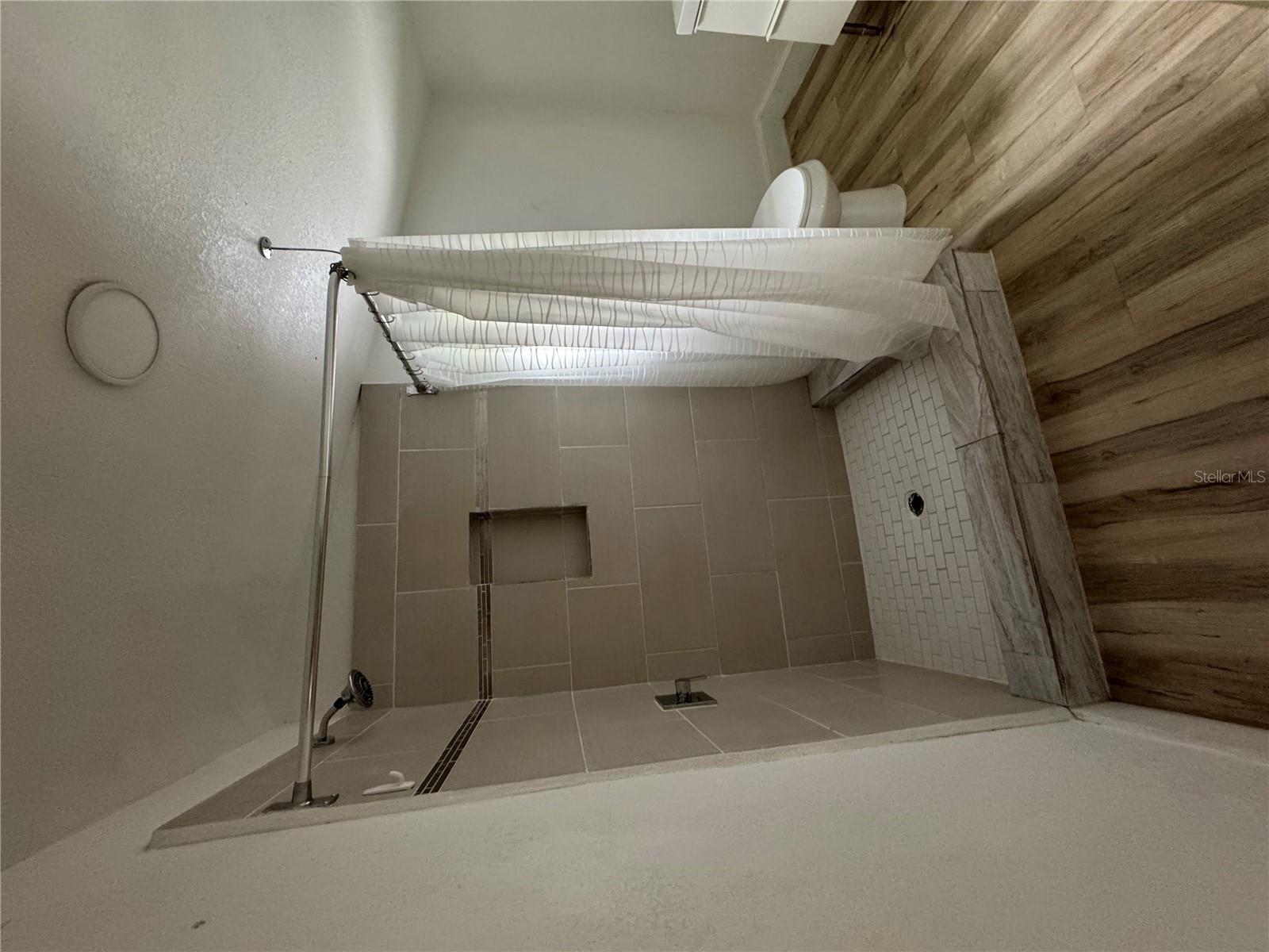 812 TROPICAL DR — photo 19