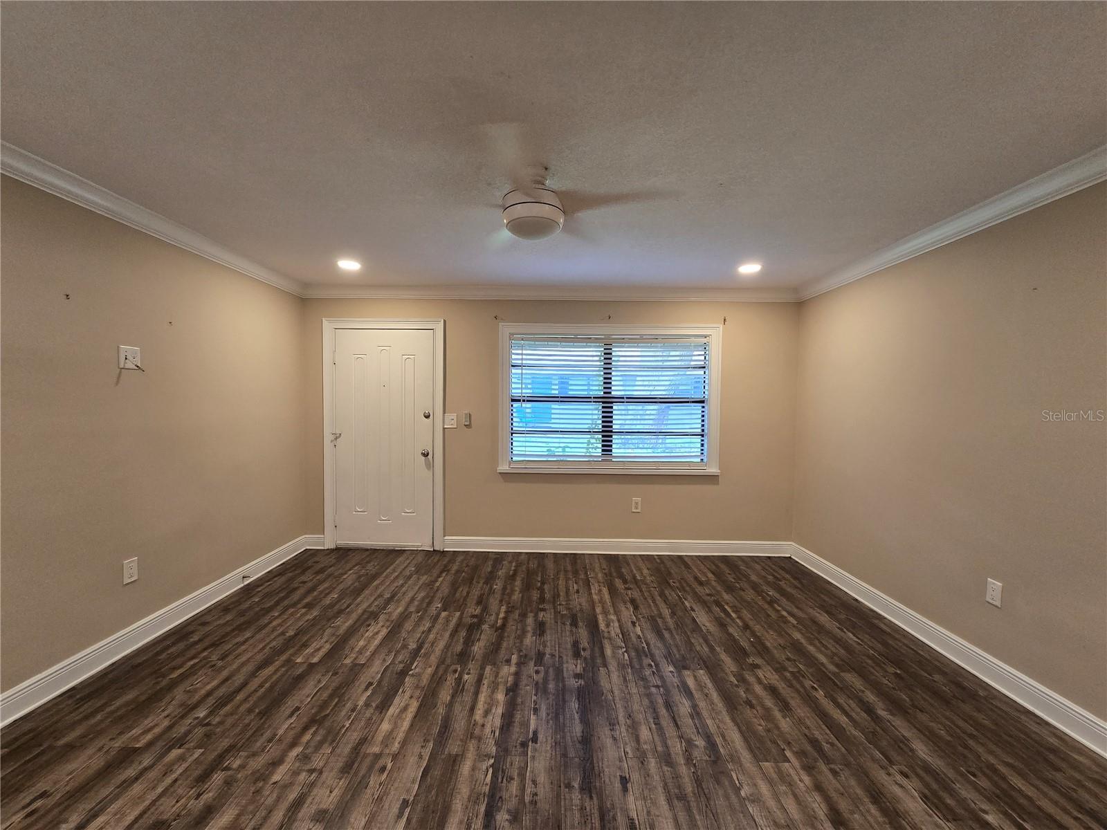 447 6TH  NE AVE — photo 3