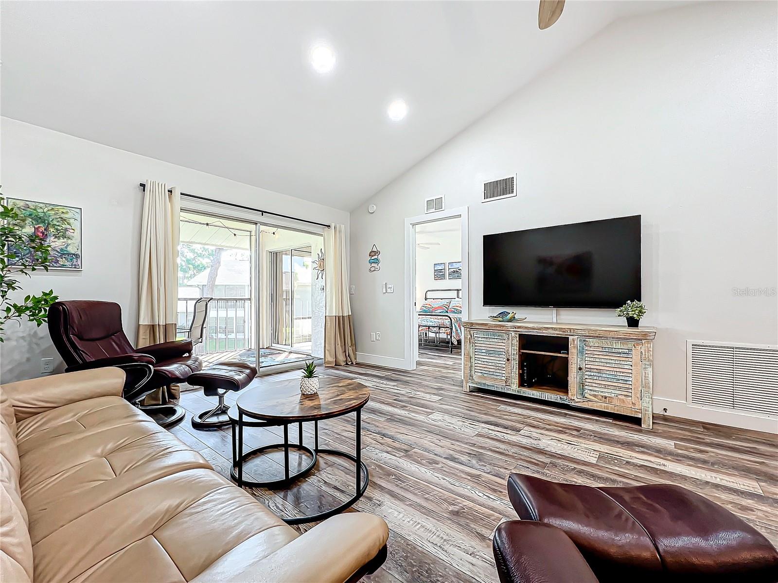 1407 PINE LAKE DR #7 — photo 31