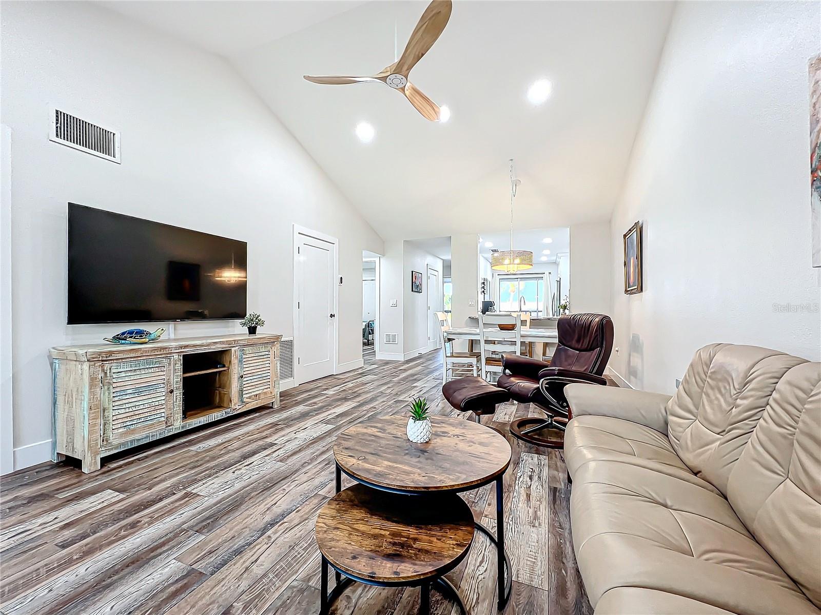 1407 PINE LAKE DR #7 — photo 33