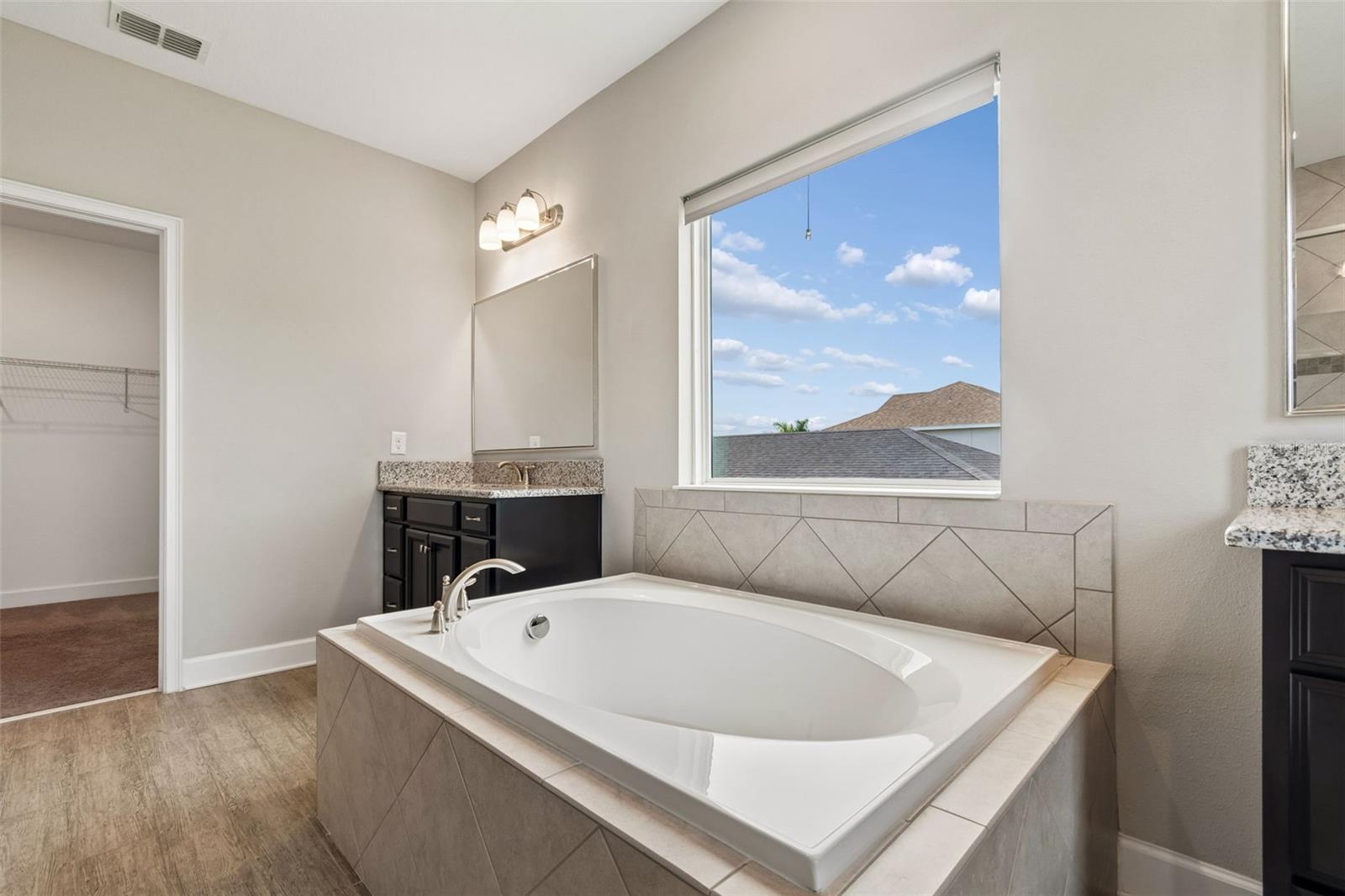 747 CAJEPUT LOOP — photo 41