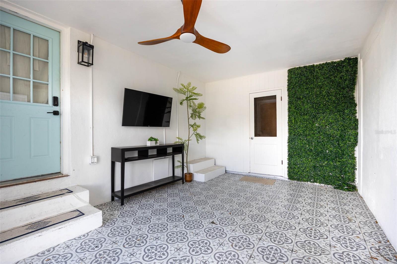 5931 MANGROVE ST N — photo 28