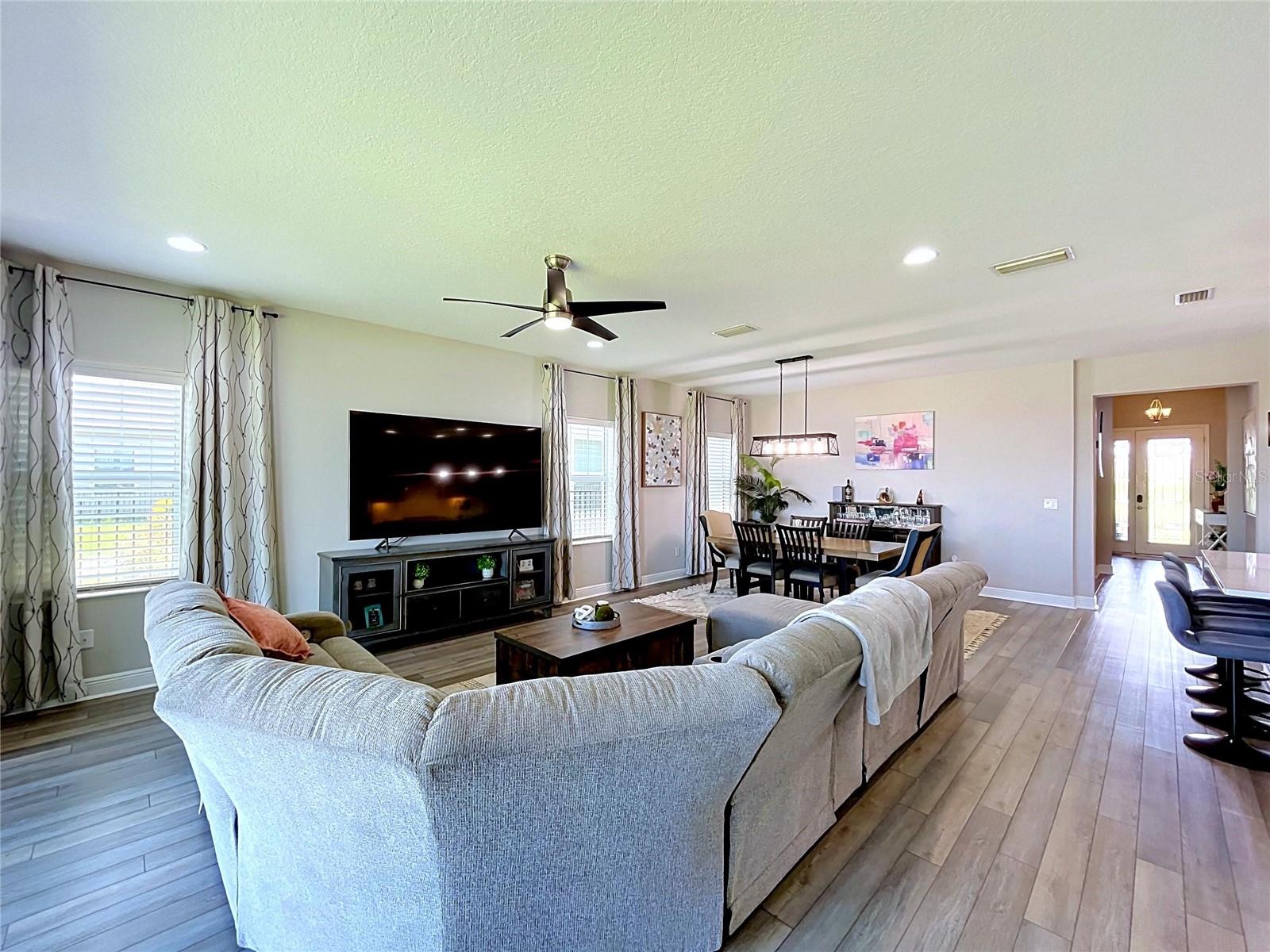 6290 ROADSTEAD CT — photo 23