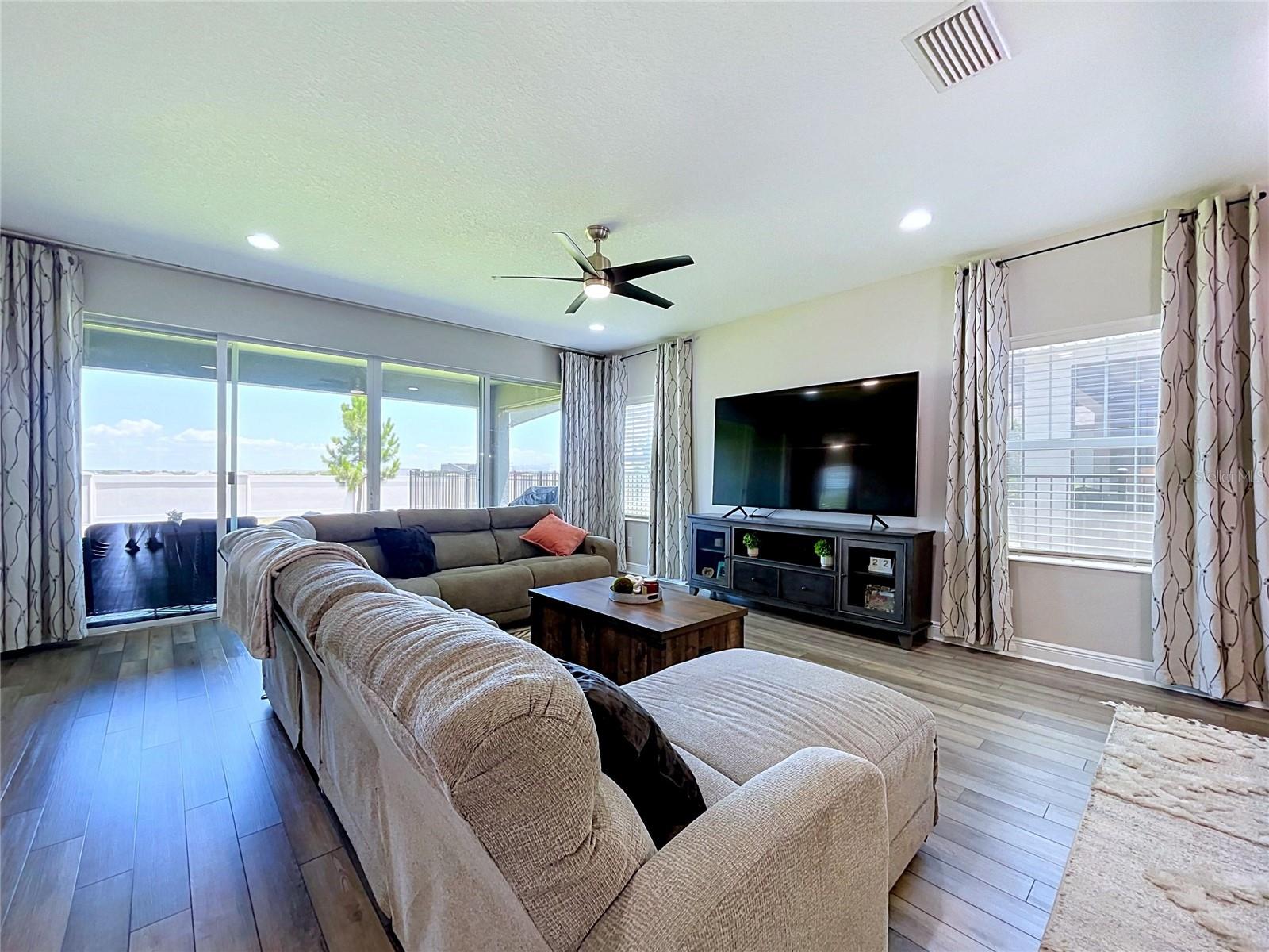 6290 ROADSTEAD CT — photo 24