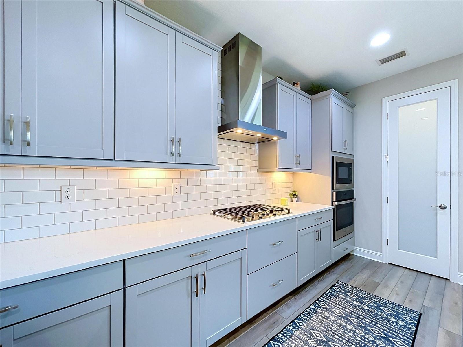 6290 ROADSTEAD CT — photo 13