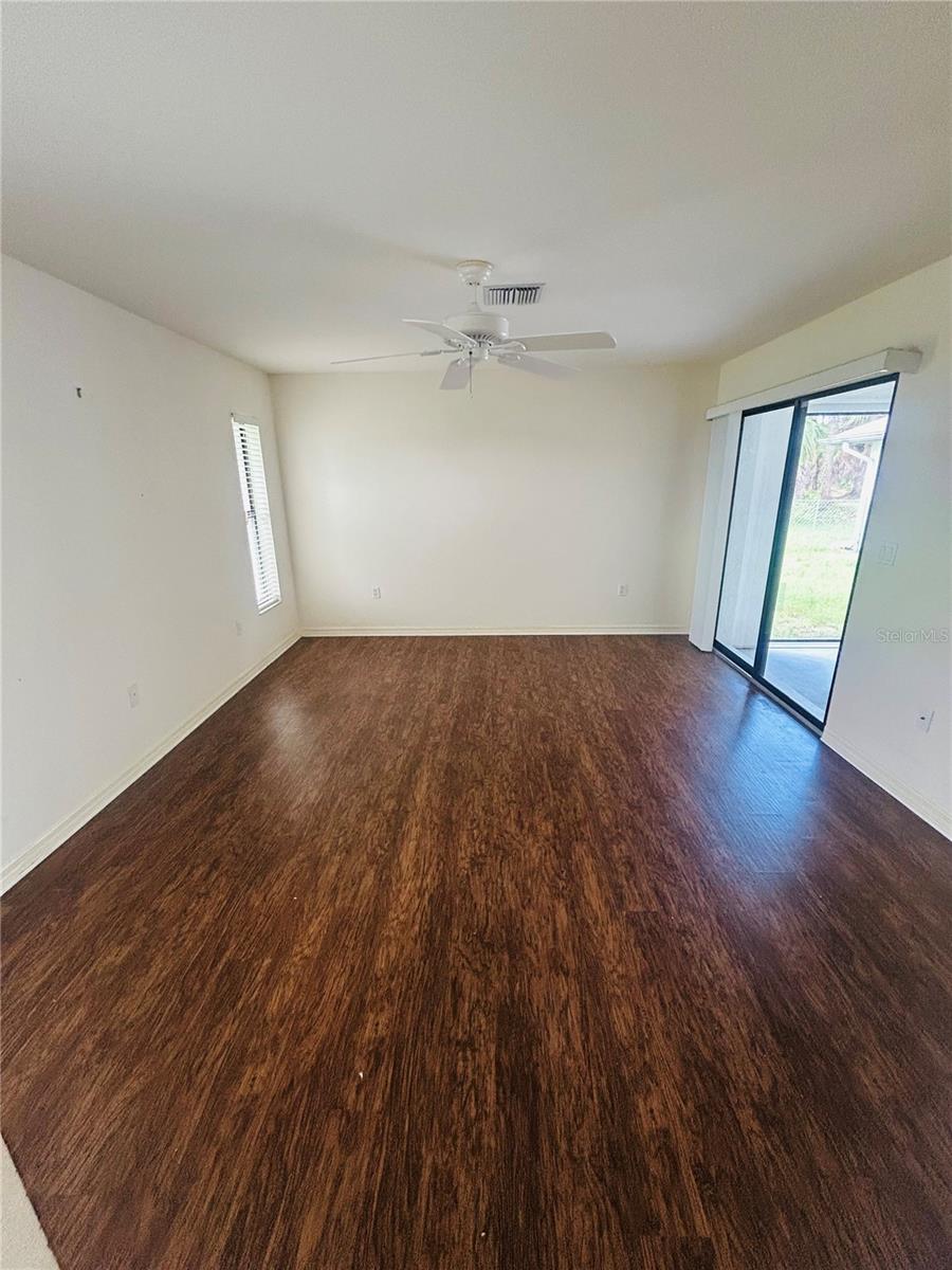 304 PINE GLEN CT — photo 4