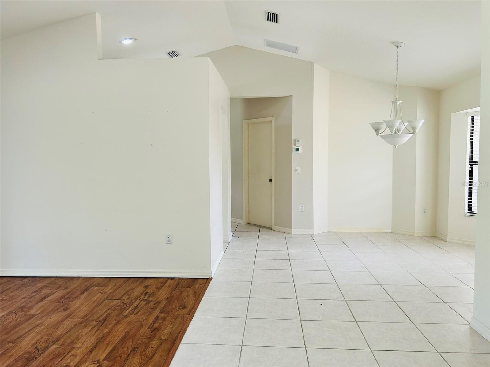304 PINE GLEN CT — photo 10