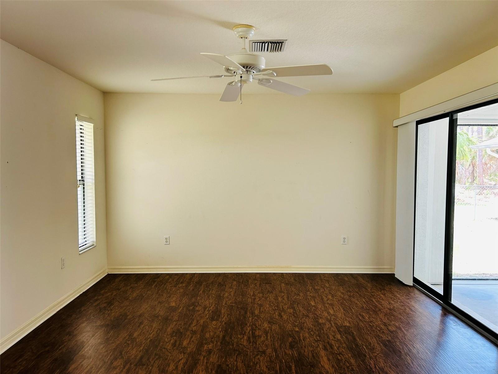304 PINE GLEN CT — photo 2