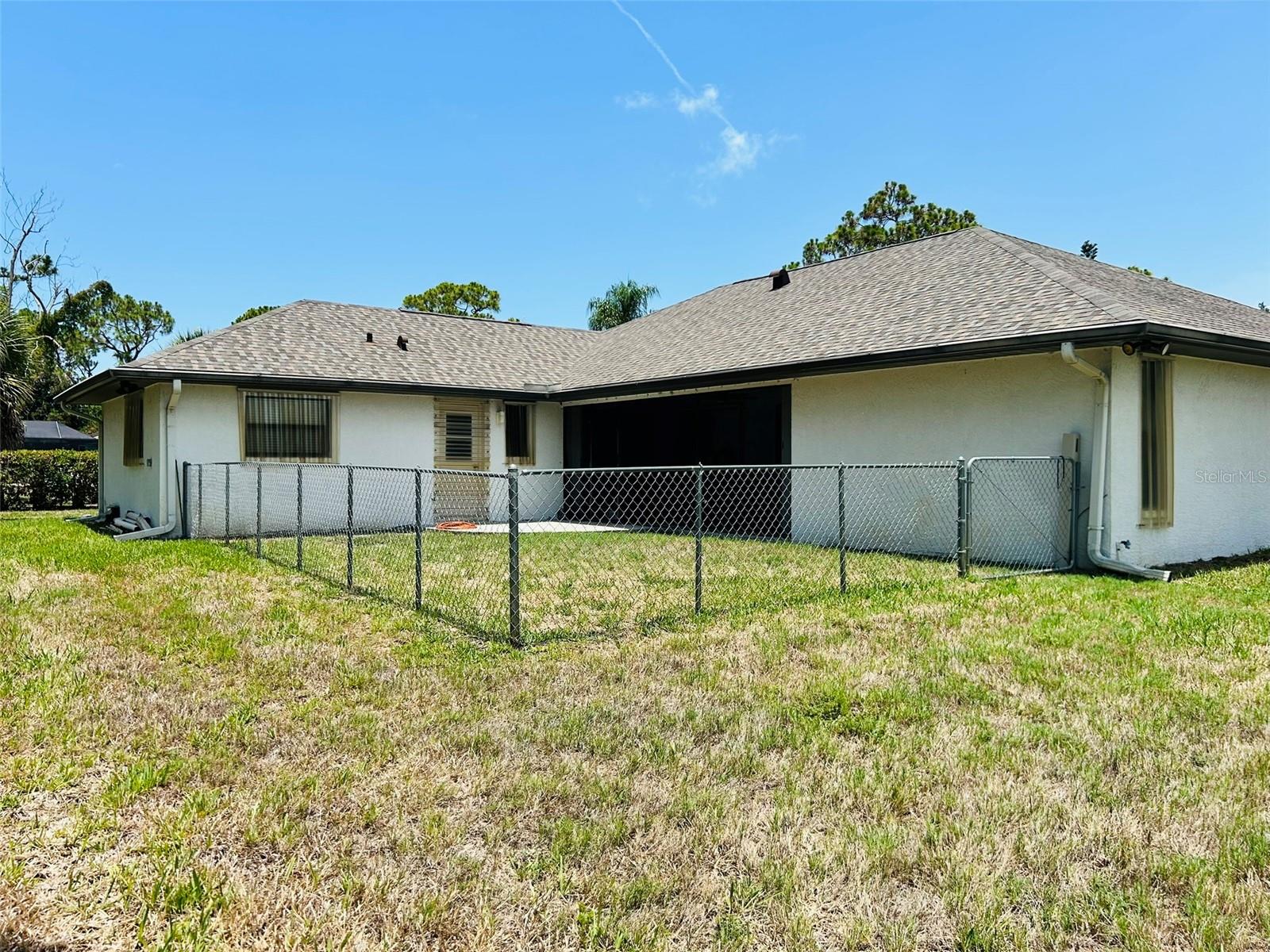 304 PINE GLEN CT — photo 32
