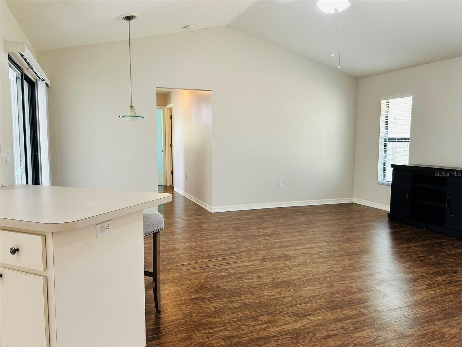 304 PINE GLEN CT — photo 14