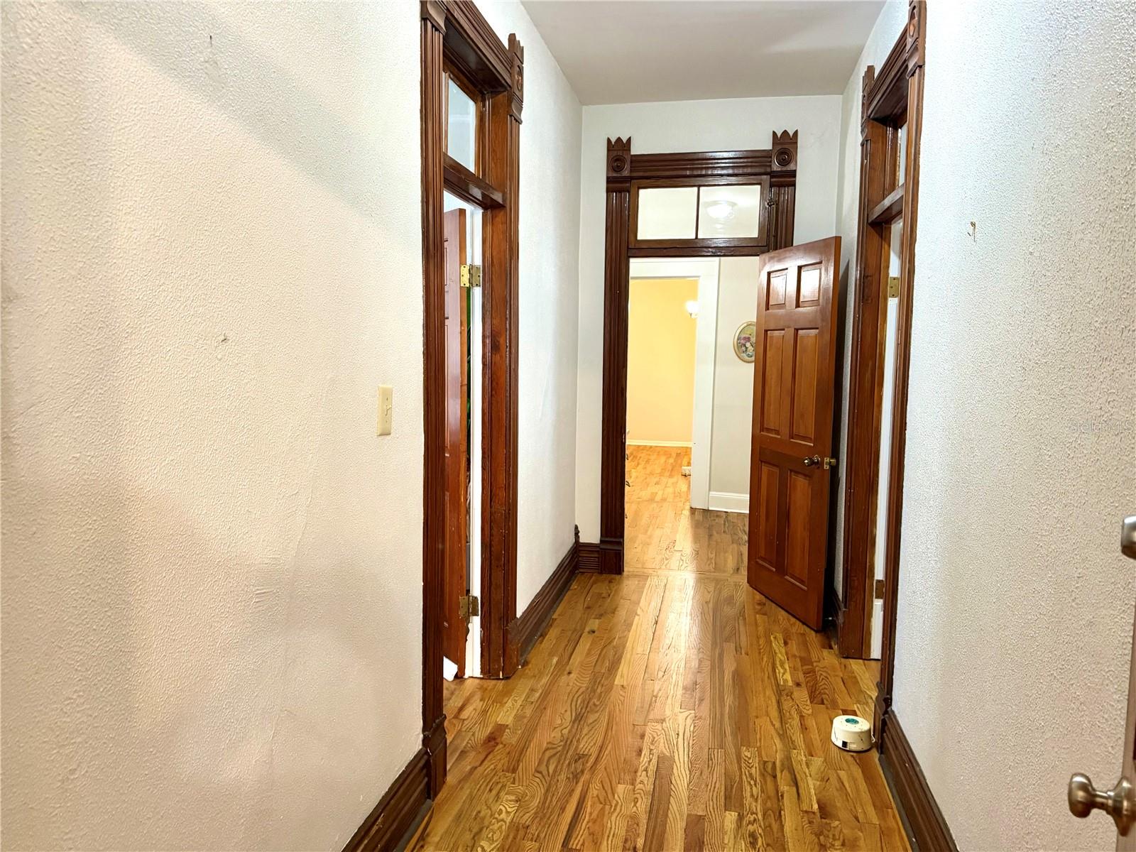 311 S BREVARD AVE — photo 9
