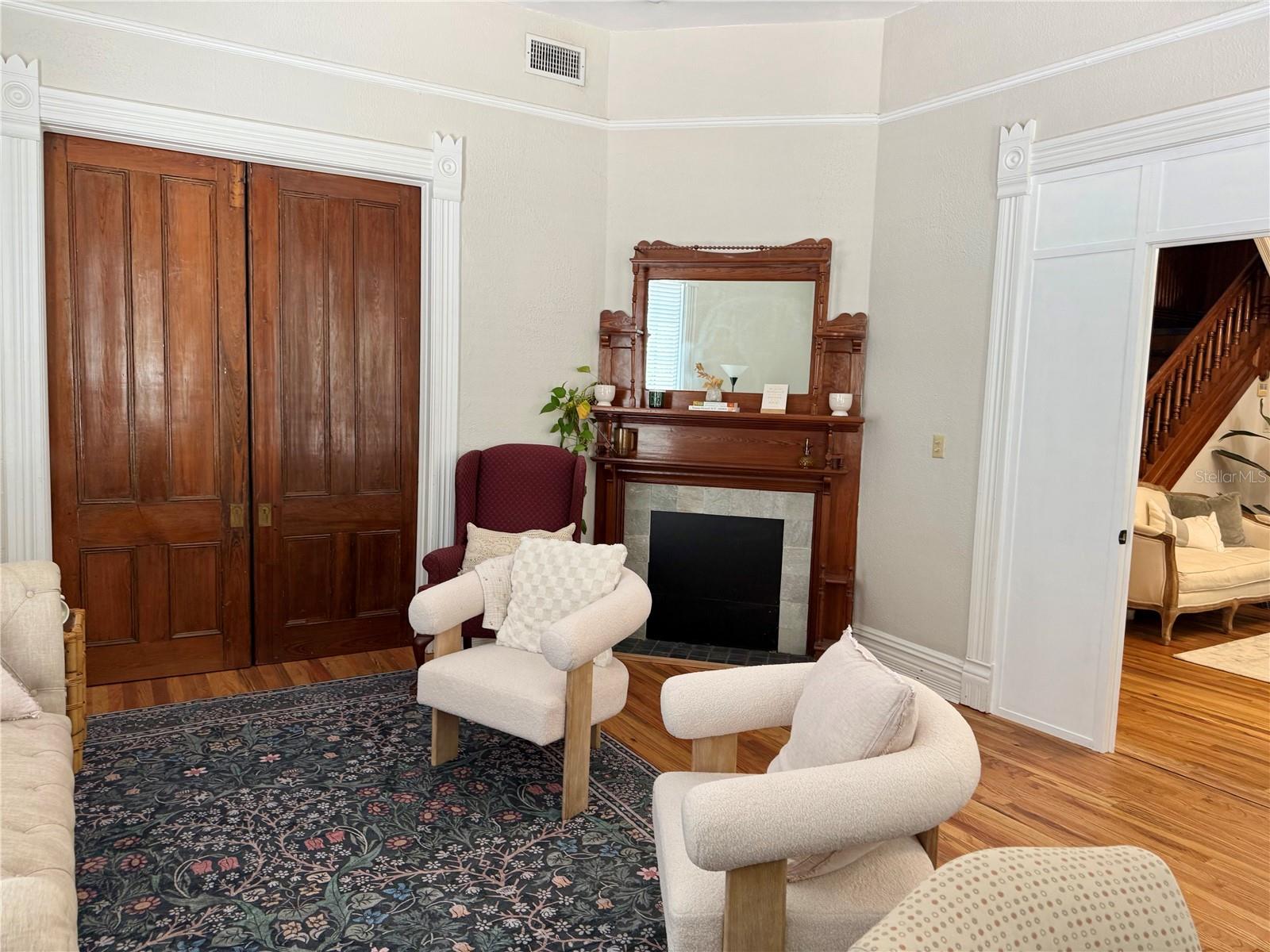 311 S BREVARD AVE — photo 8