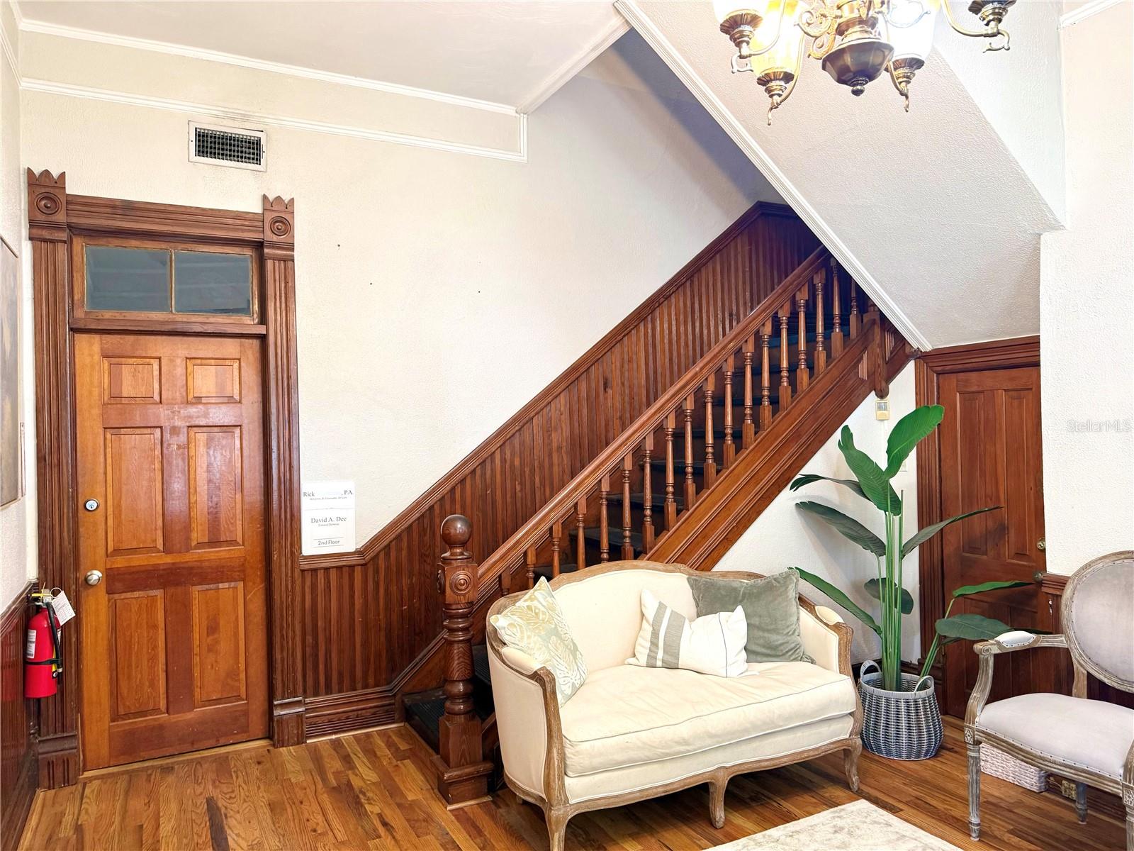 311 S BREVARD AVE — photo 6