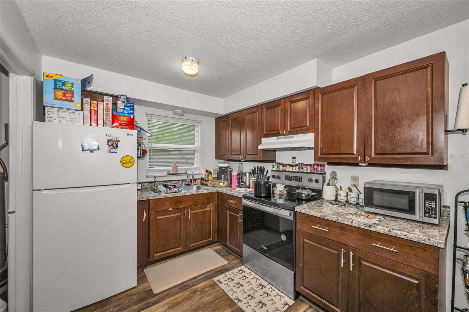 906/908 LAKE PALMS DR — photo 24