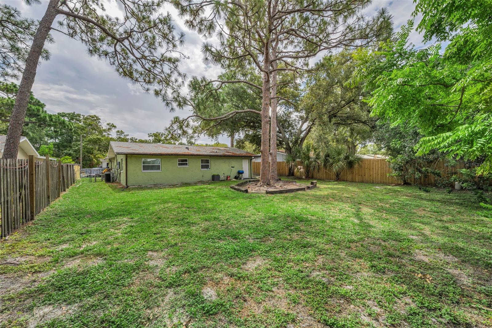 906/908 LAKE PALMS DR — photo 31