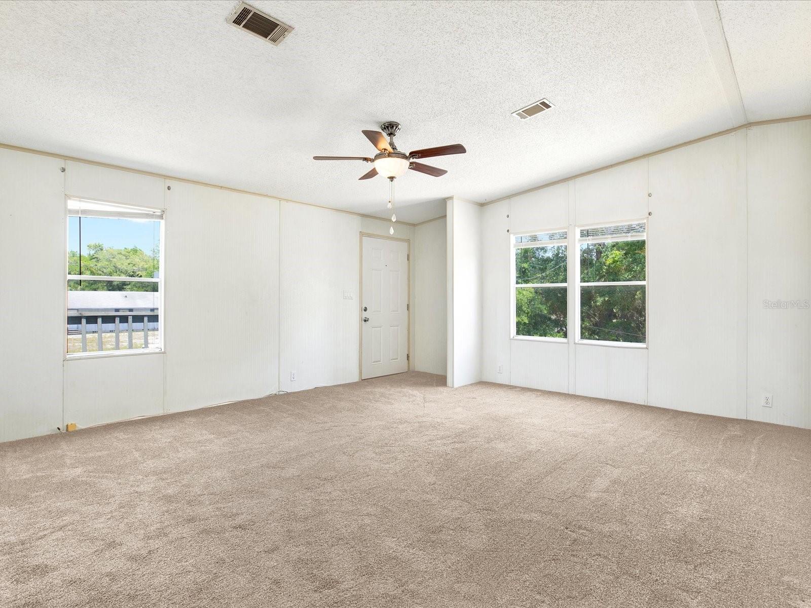 7606 DETROIT AVE — photo 9
