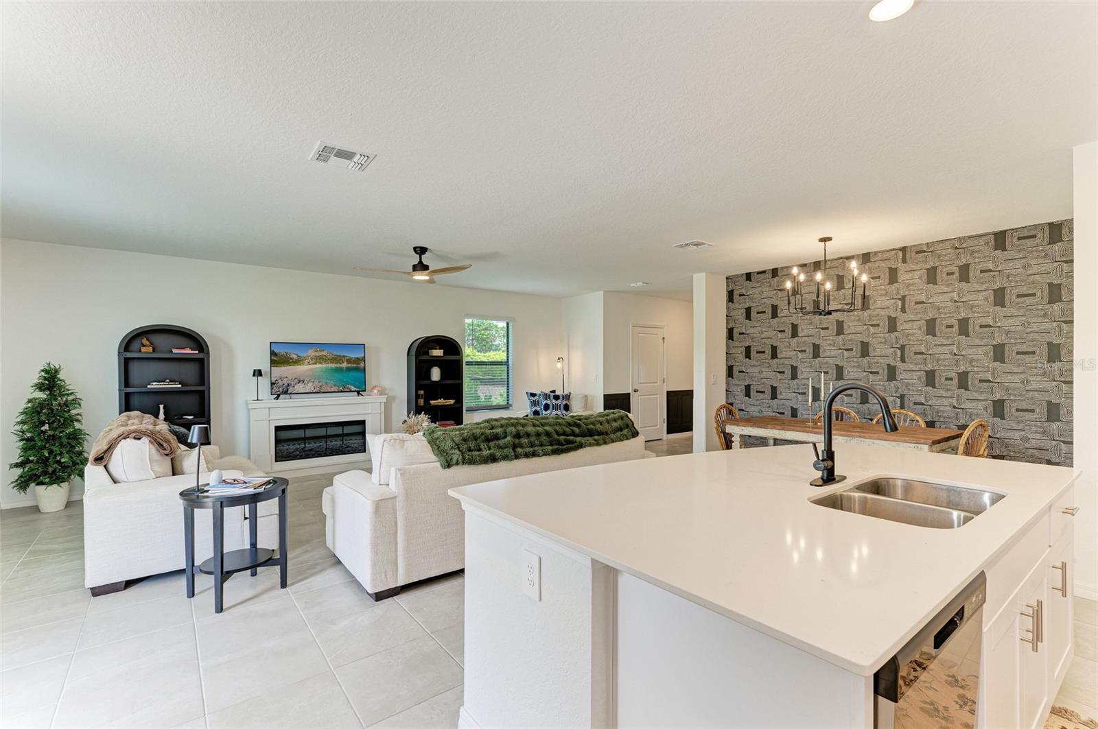 9175 TEQUILA SUNRISE DR — photo 10