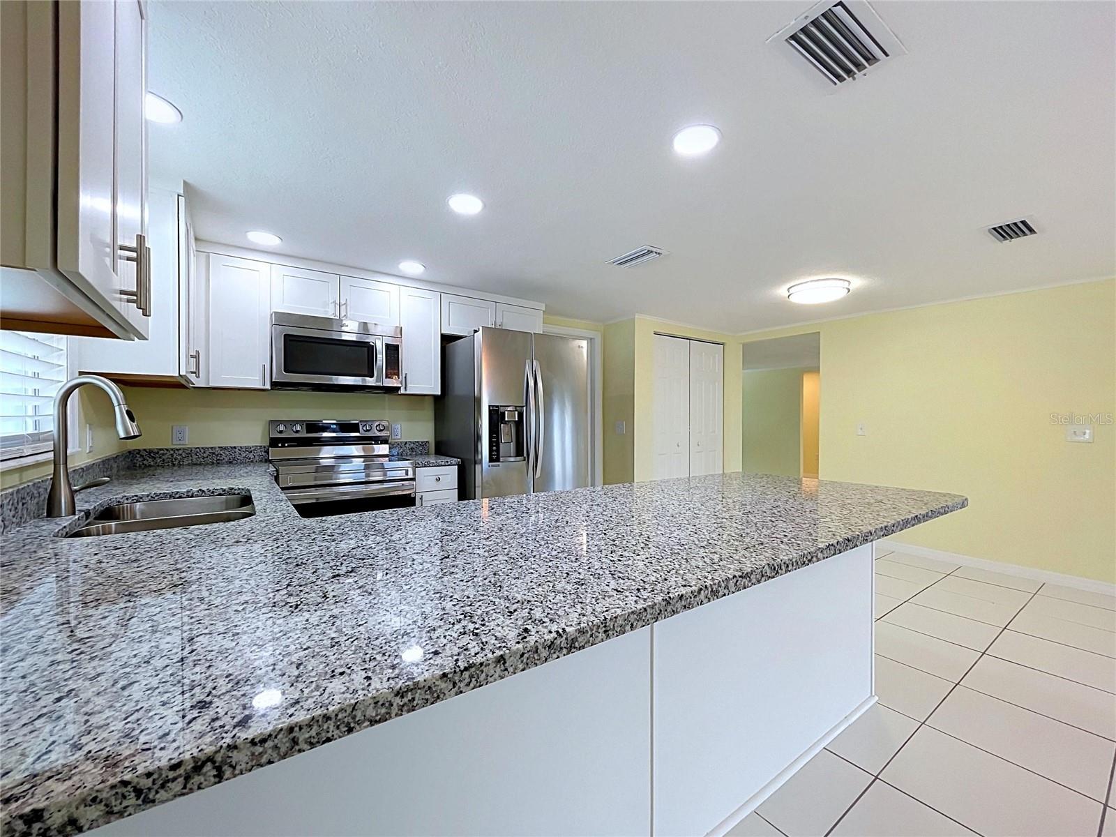 7401 ISLANDER LN — photo 34