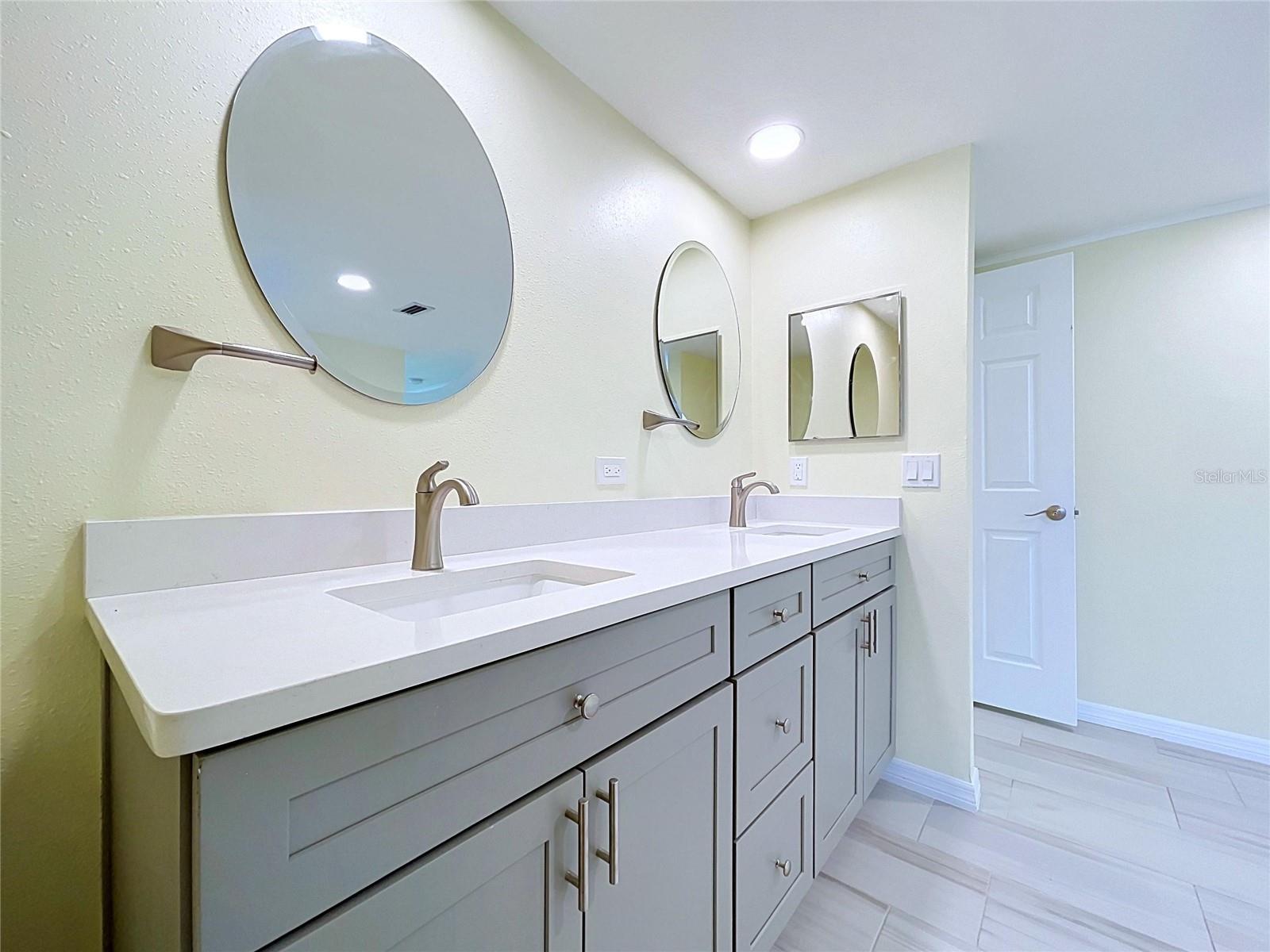 7401 ISLANDER LN — photo 54