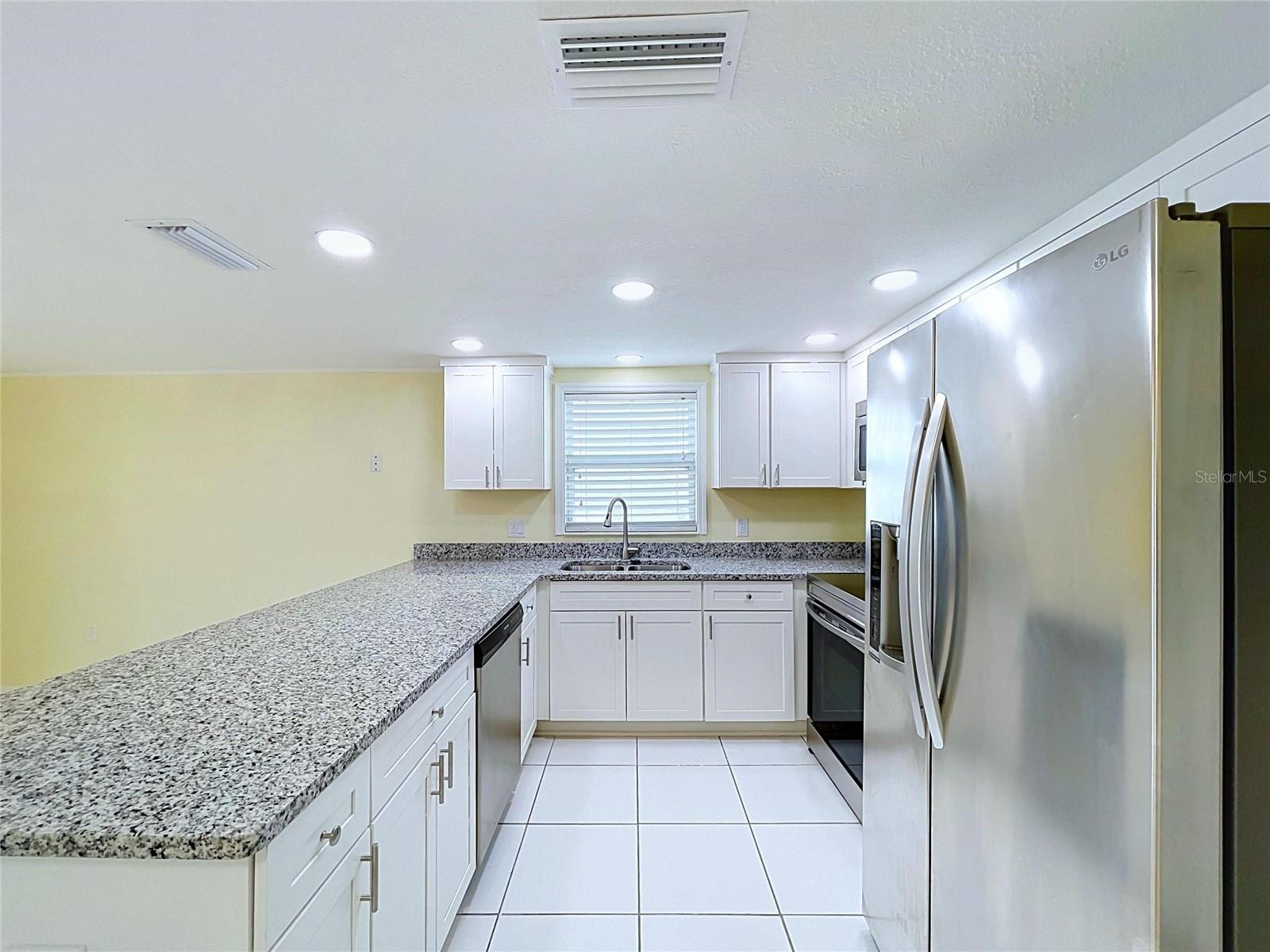 7401 ISLANDER LN — photo 37