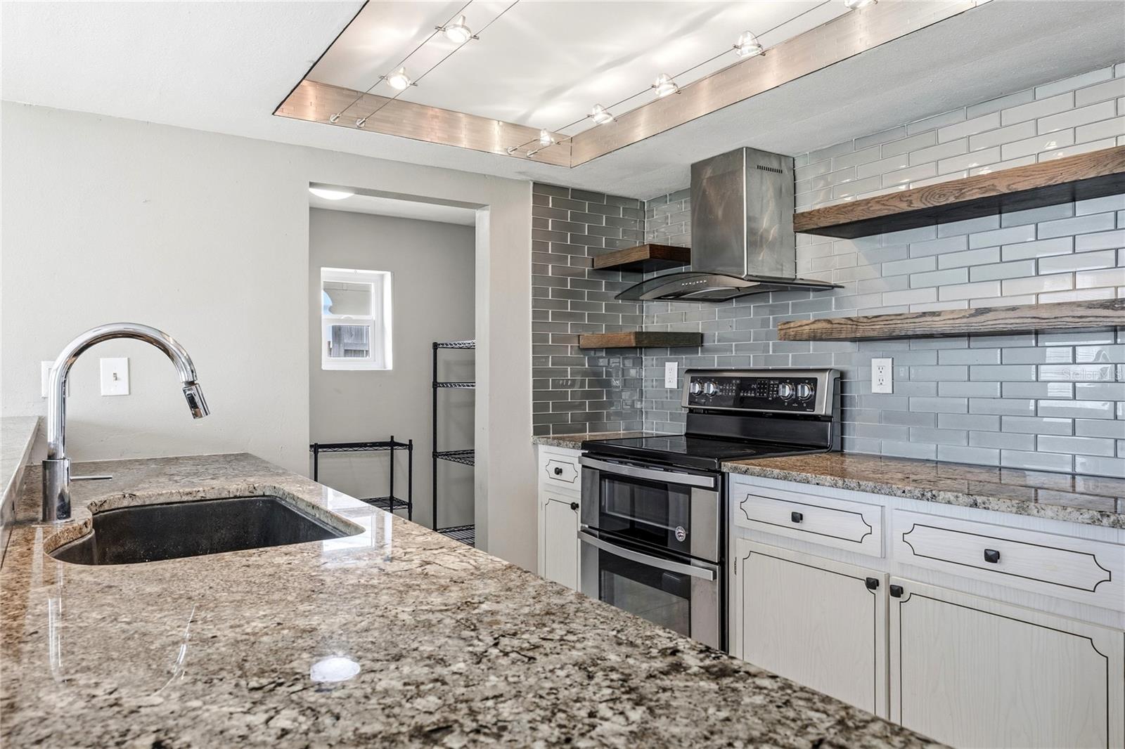 3606 COCKATOO DR — photo 3