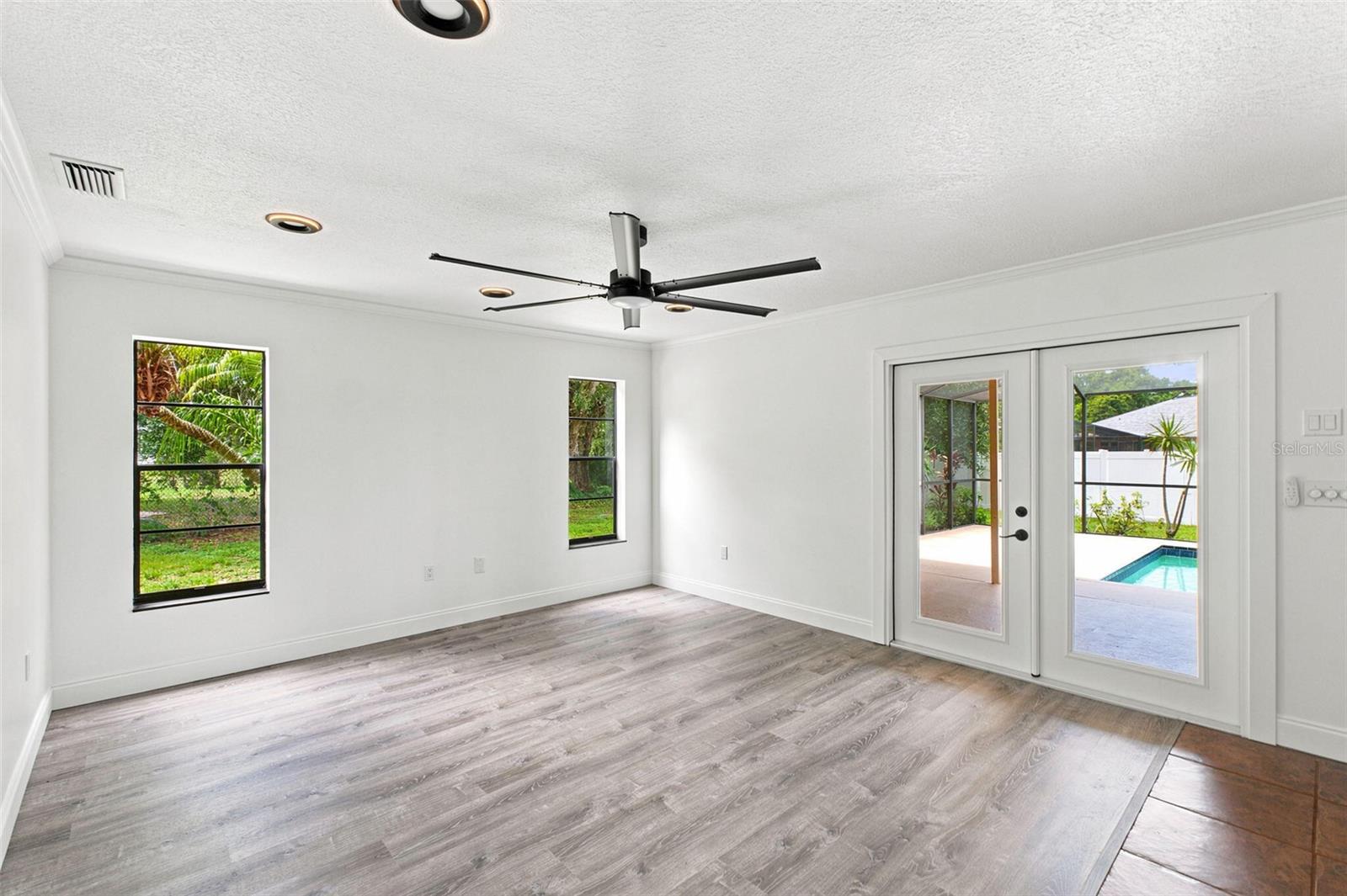 5509 GANNETT CT — photo 8