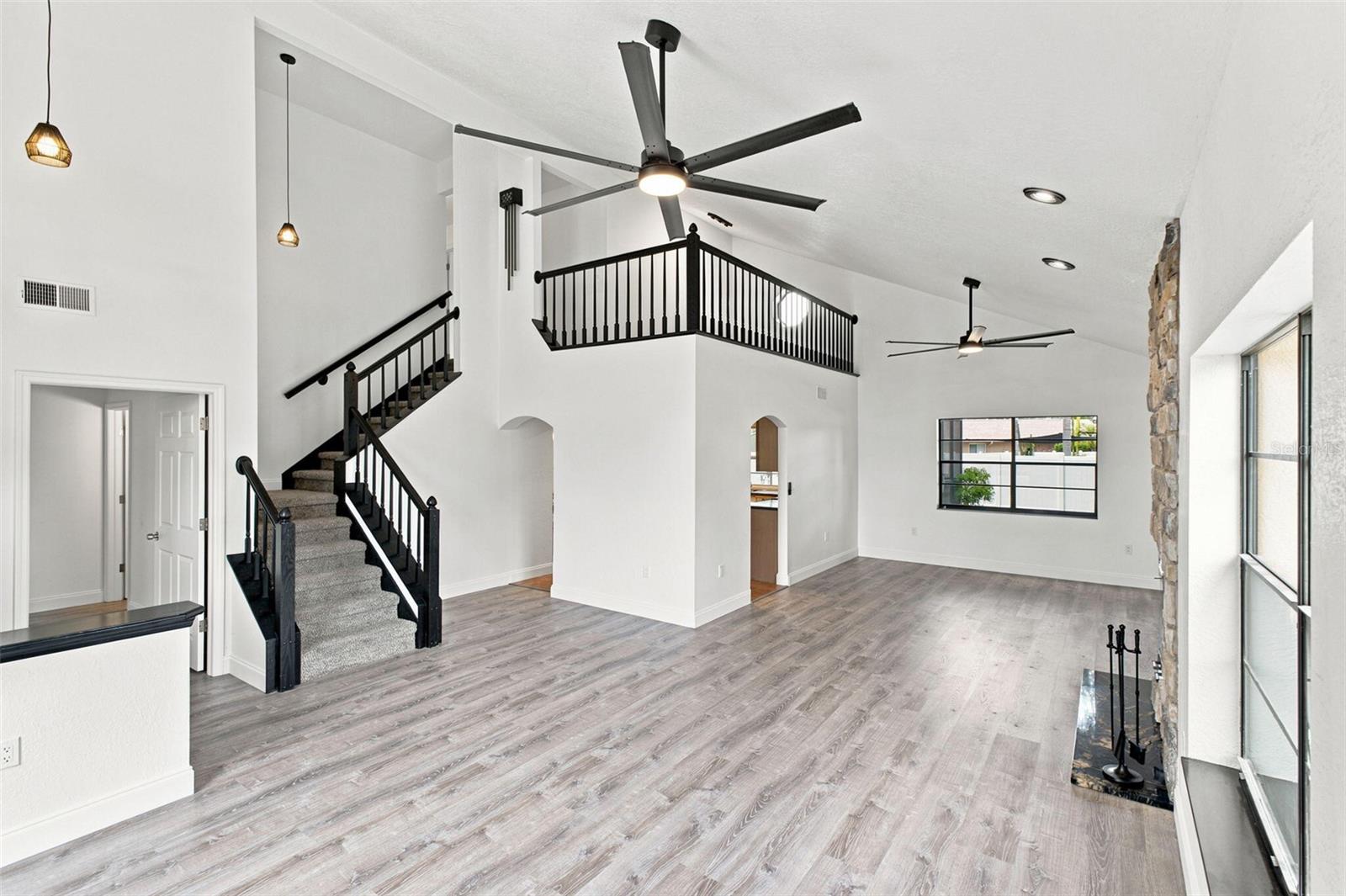 5509 GANNETT CT — photo 3