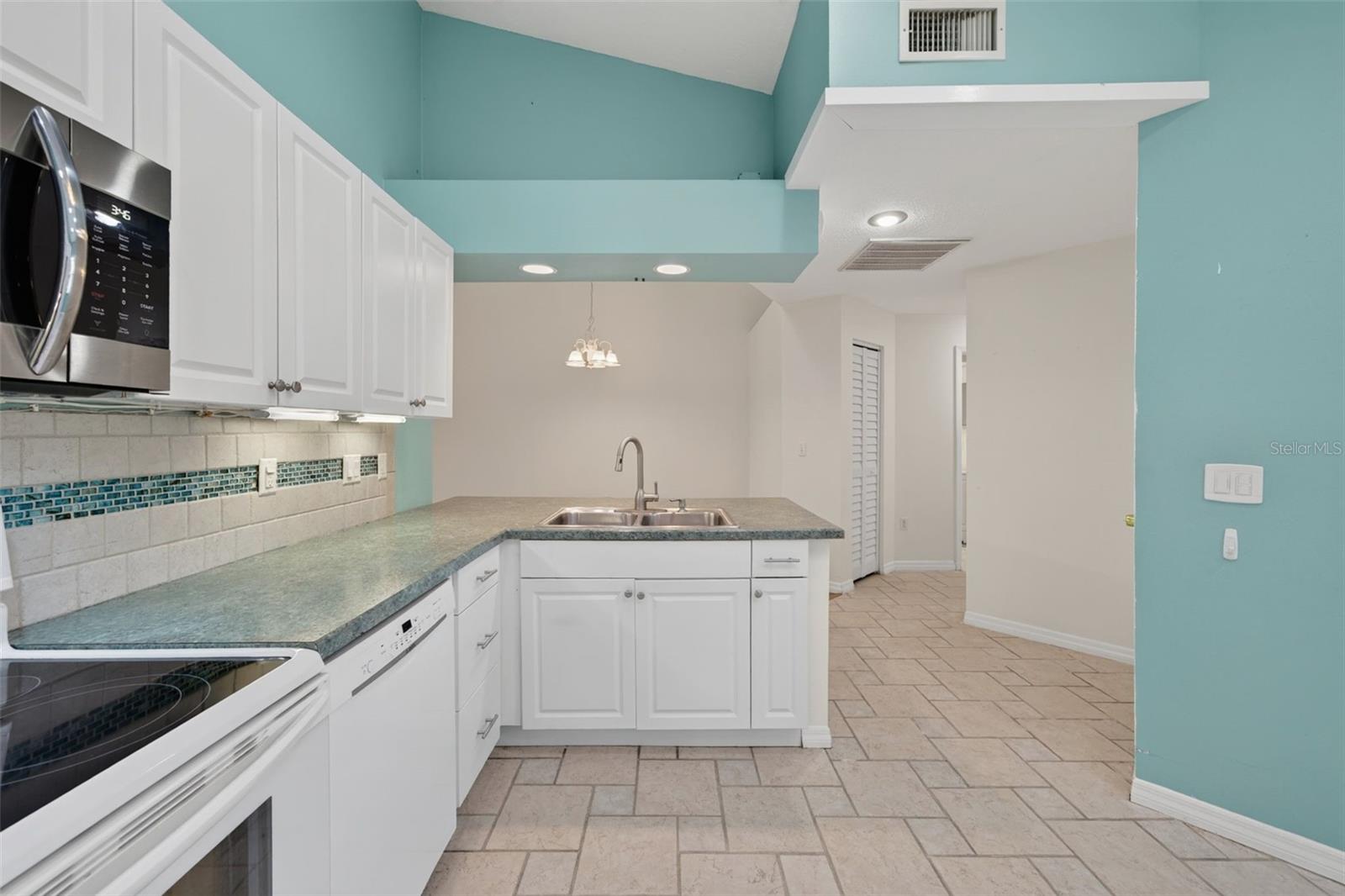 5626 MONTE ROSSO RD — photo 12