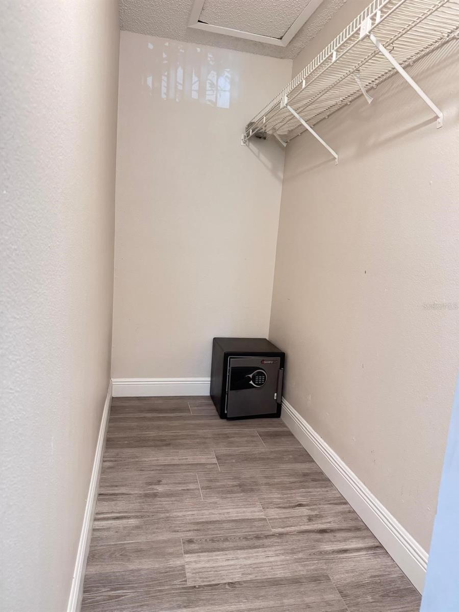 5555 BAYWATER DR — photo 15