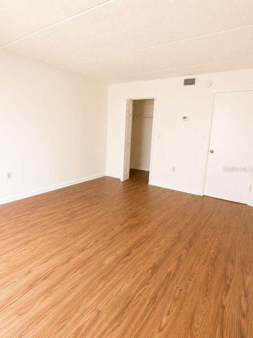 2812 SOMERSET PARK DR #105 — photo 8