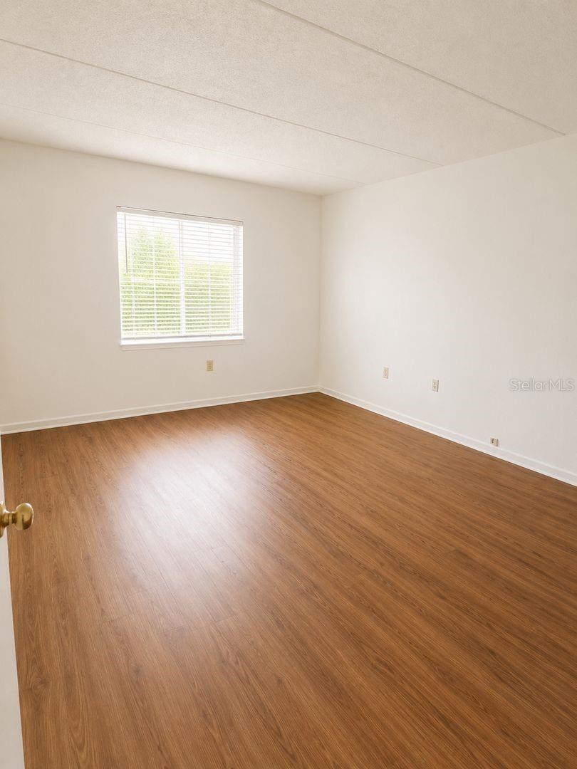 2812 SOMERSET PARK DR #105 — photo 7