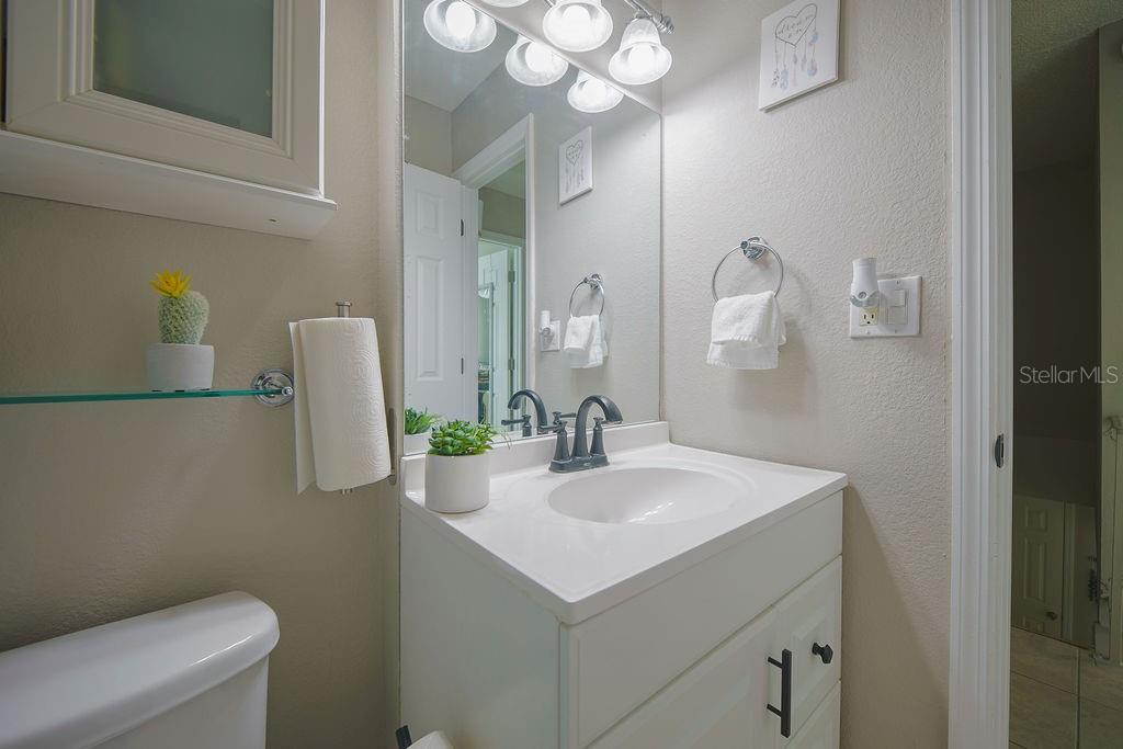 6902 SOLEDAD CT — photo 15