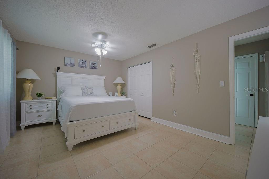 6902 SOLEDAD CT — photo 14