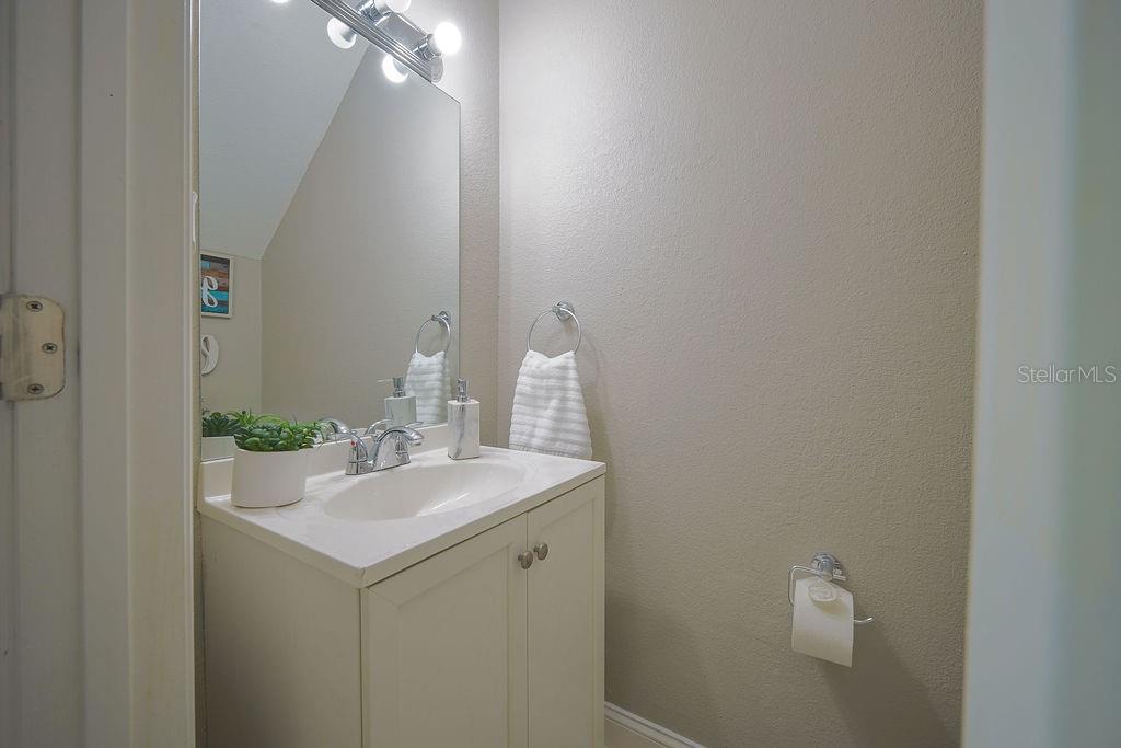 6902 SOLEDAD CT — photo 20