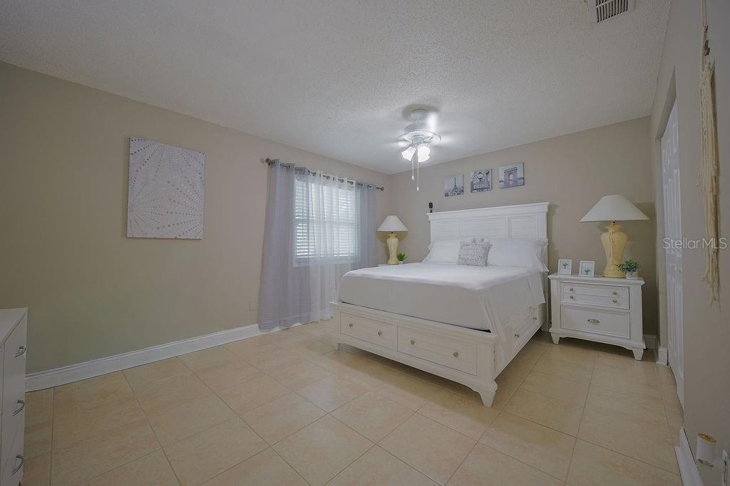 6902 SOLEDAD CT — photo 12