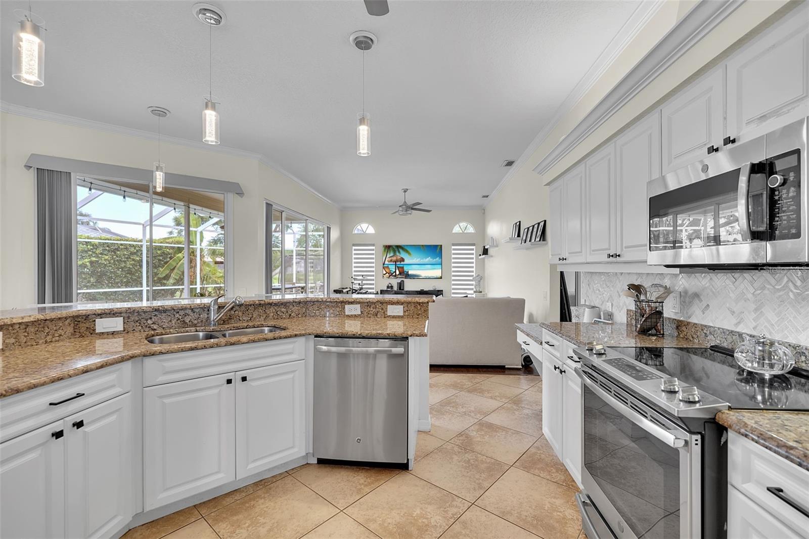 6817 CORRAL CIR — photo 15