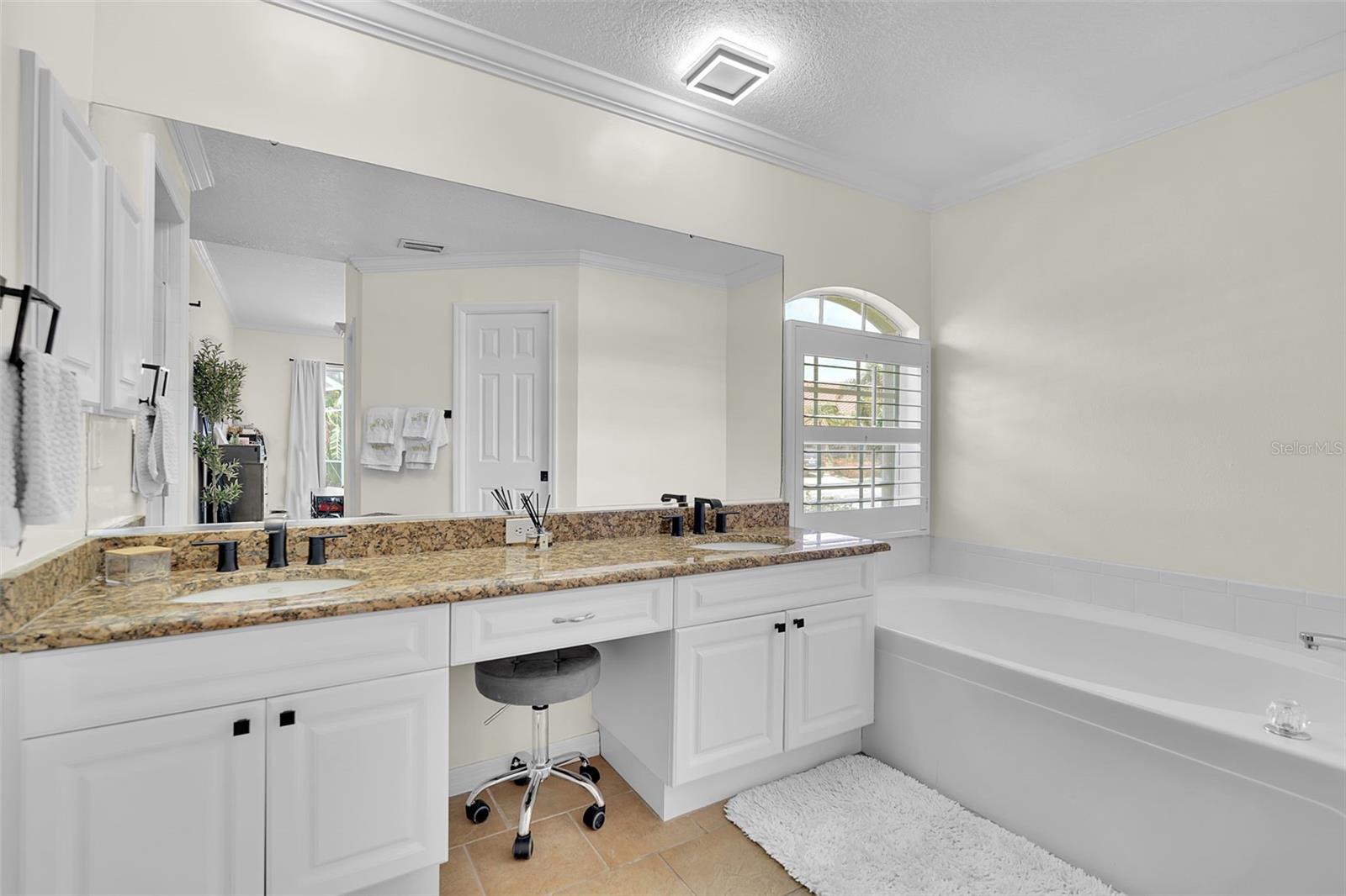 6817 CORRAL CIR — photo 24