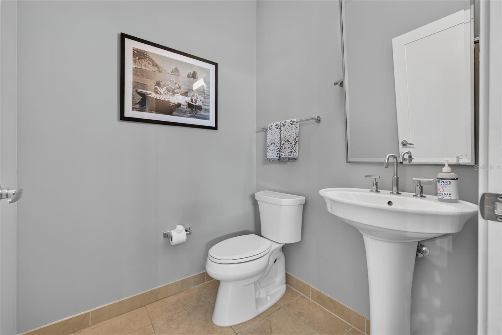 400 4TH AVE S #408 — photo 22