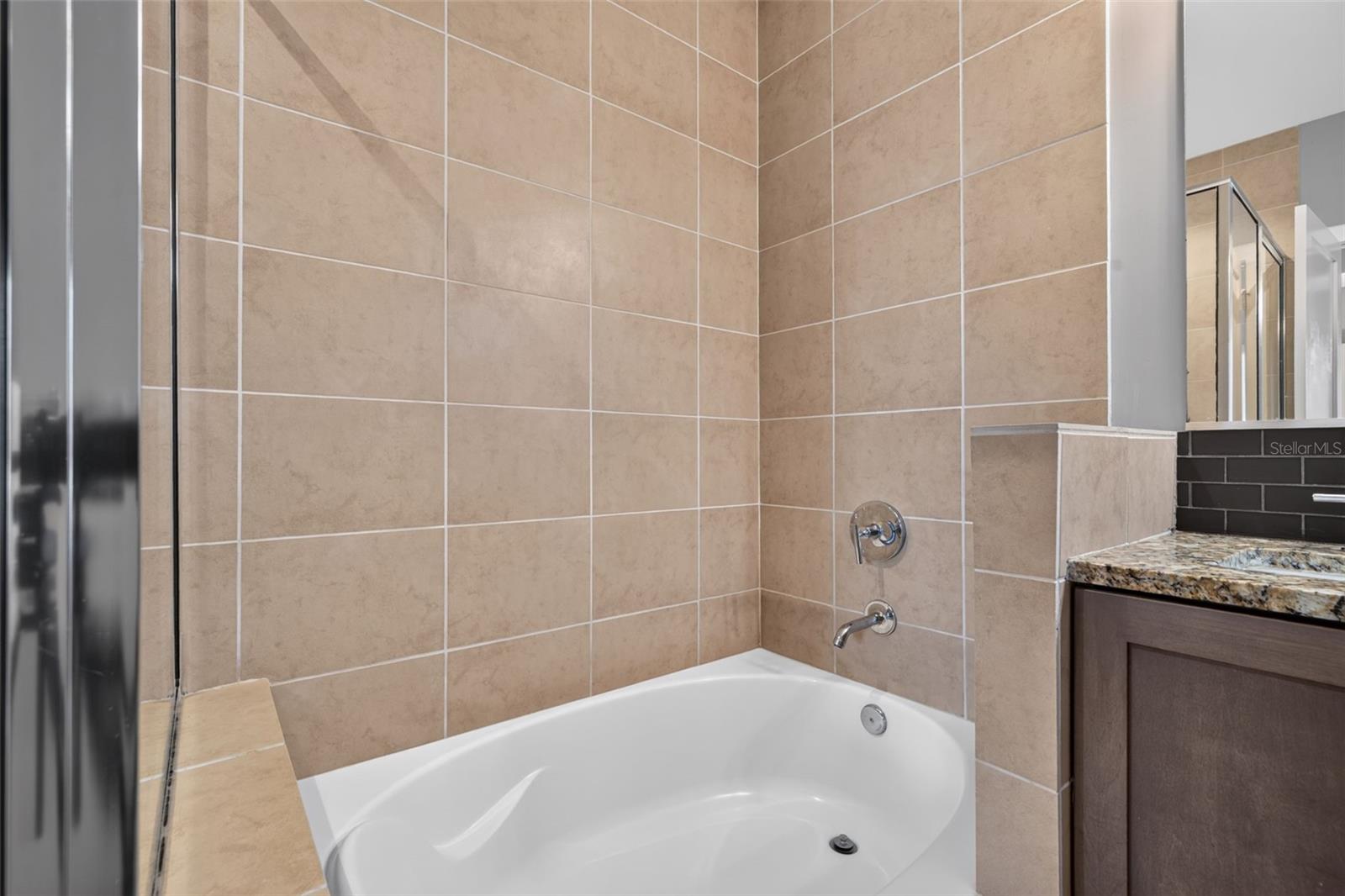 400 4TH AVE S #408 — photo 18