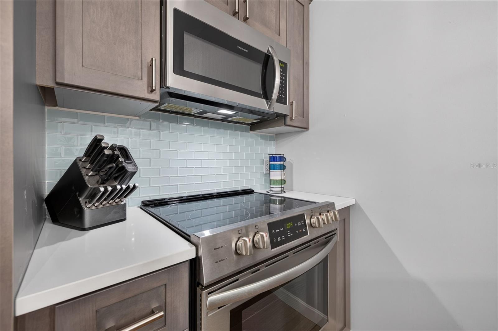400 4TH AVE S #408 — photo 12